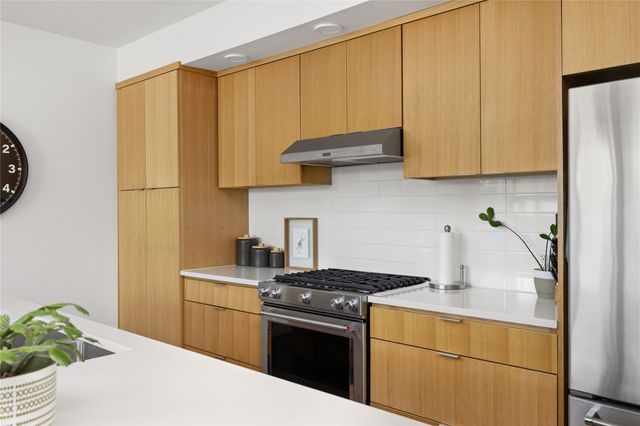 1322 E 12th ST 202, Austin, TX 78702
