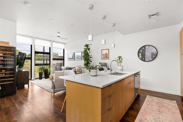 1322 E 12th ST 202, Austin, TX 78702