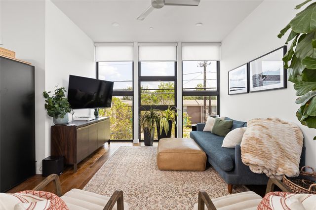 1322 E 12th ST 202, Austin, TX 78702