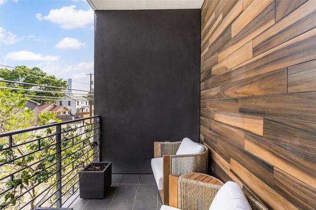 1322 E 12th ST 202, Austin, TX 78702