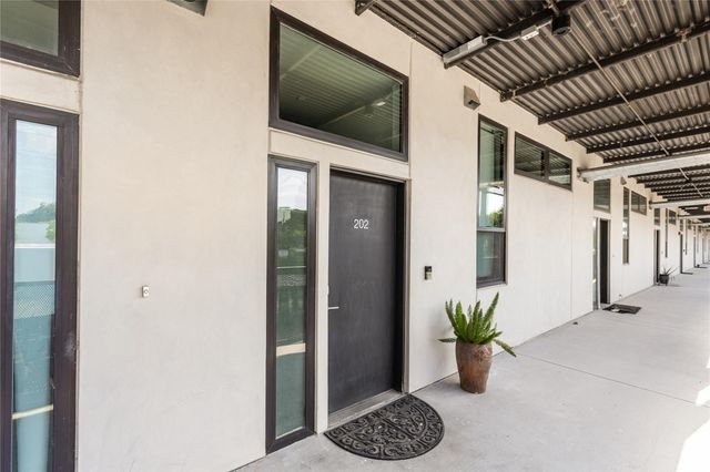 1322 E 12th ST 202, Austin, TX 78702