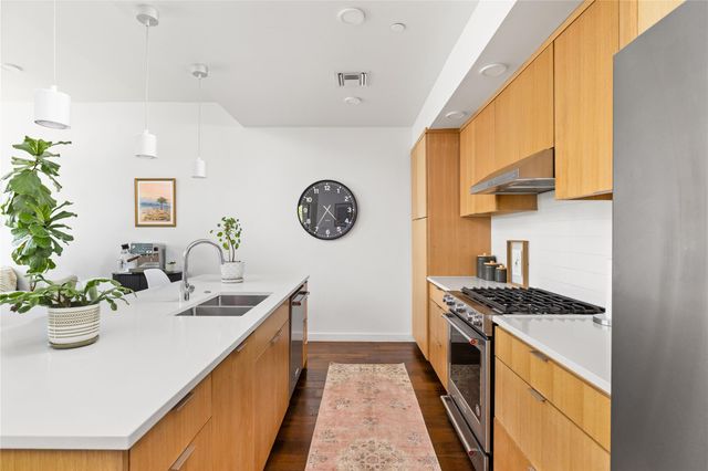 1322 E 12th ST 202, Austin, TX 78702