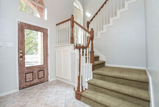 202 W Sterling Pond Circle, The Woodlands, TX 77382