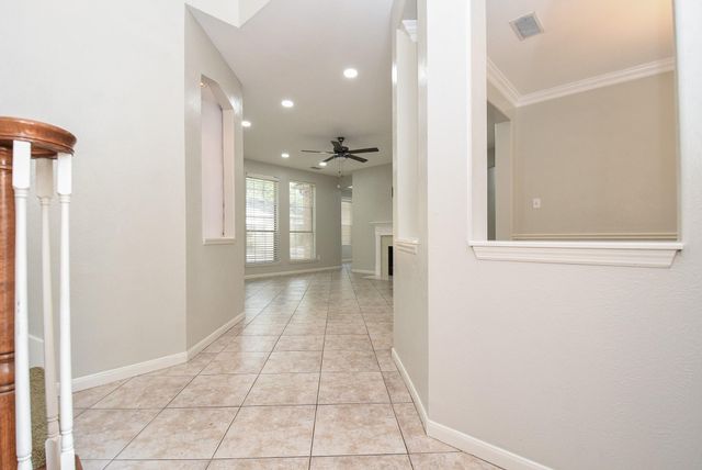 202 W Sterling Pond Circle, The Woodlands, TX 77382