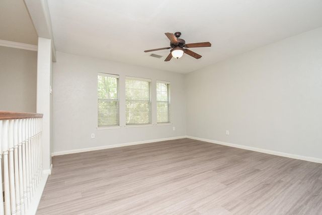 202 W Sterling Pond Circle, The Woodlands, TX 77382