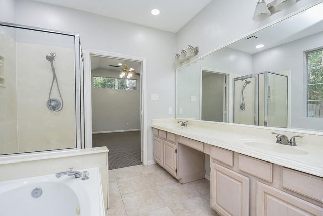 202 W Sterling Pond Circle, The Woodlands, TX 77382