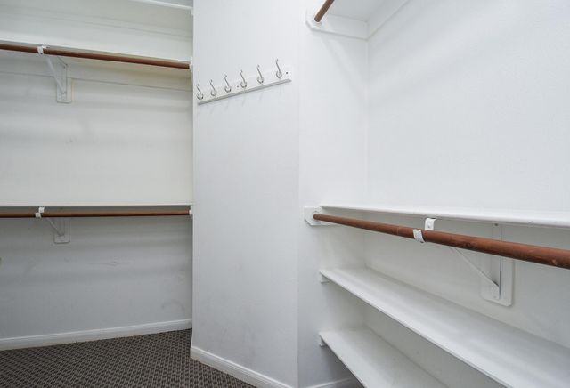 202 W Sterling Pond Circle, The Woodlands, TX 77382