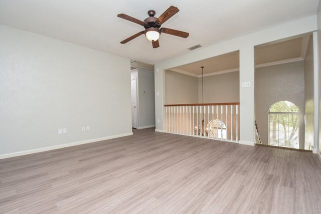 202 W Sterling Pond Circle, The Woodlands, TX 77382