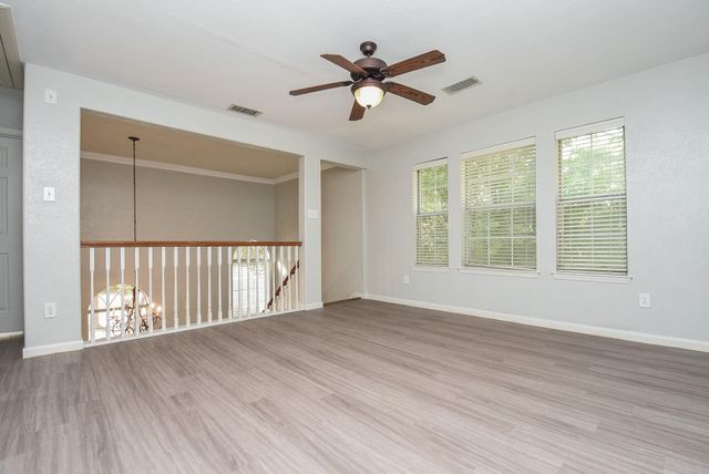 202 W Sterling Pond Circle, The Woodlands, TX 77382