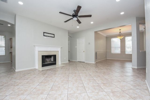 202 W Sterling Pond Circle, The Woodlands, TX 77382