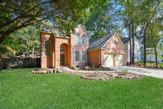 202 W Sterling Pond Circle, The Woodlands, TX 77382