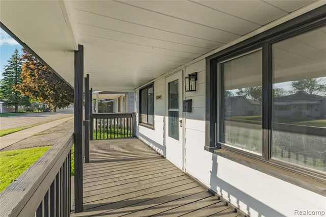 28042 Maple Street, Roseville, MI 48066