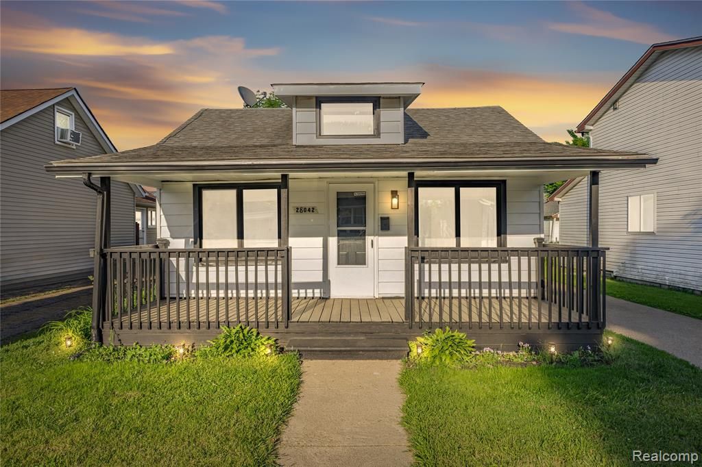 28042 Maple Street, Roseville, MI 48066