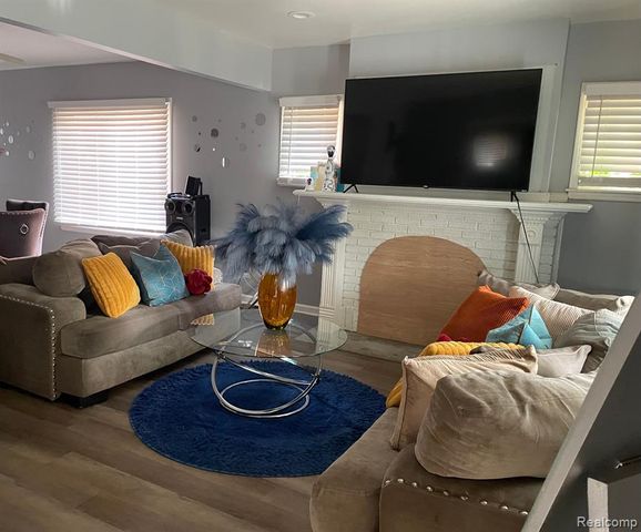 15425 Sorrento Street, Detroit, MI 48227