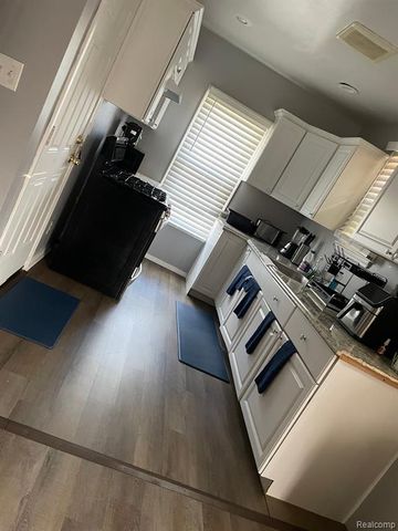 15425 Sorrento Street, Detroit, MI 48227