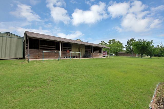307 Johnson Lane, Red Oak, TX 75154