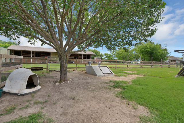 307 Johnson Lane, Red Oak, TX 75154