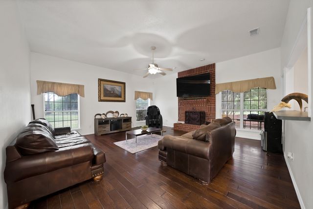 307 Johnson Lane, Red Oak, TX 75154