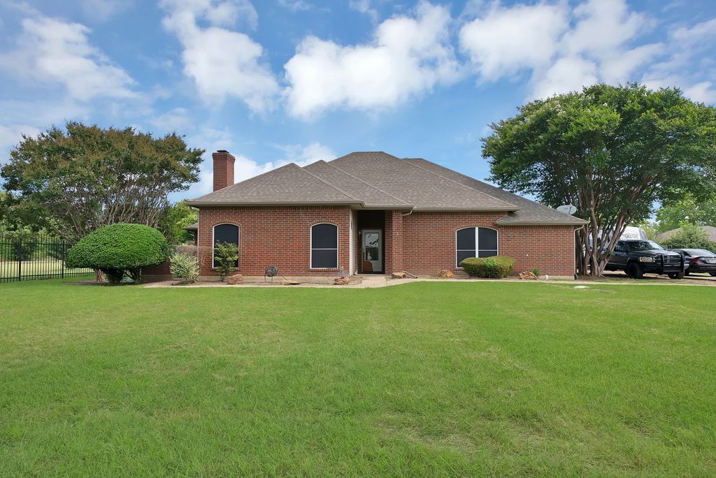 307 Johnson Lane, Red Oak, TX 75154