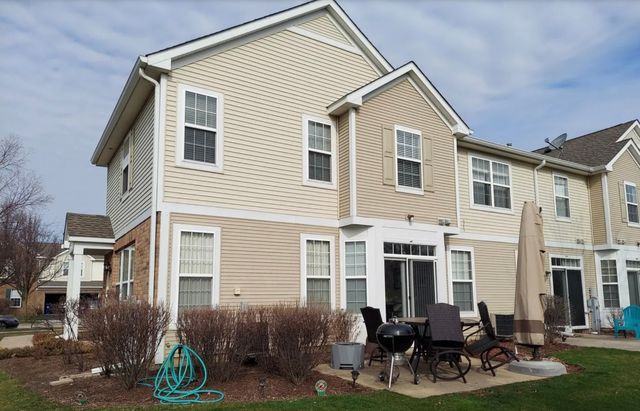 1455 Millbrook Drive, Algonquin, IL 60102