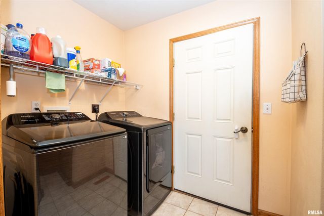 1011 S JOHANSON Road, Peoria, IL 61607