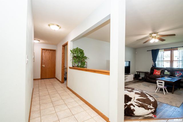 1011 S JOHANSON Road, Peoria, IL 61607