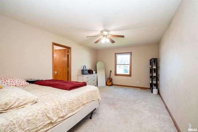 1011 S JOHANSON Road, Peoria, IL 61607