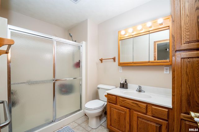 1011 S JOHANSON Road, Peoria, IL 61607