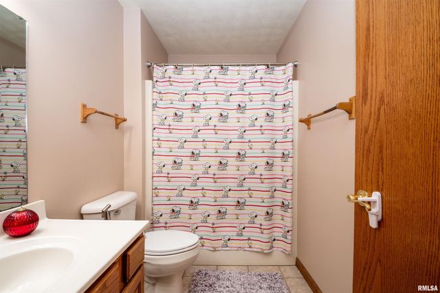 1011 S JOHANSON Road, Peoria, IL 61607