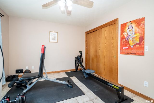 1011 S JOHANSON Road, Peoria, IL 61607
