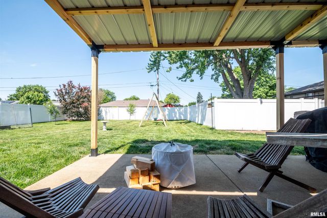 1011 S JOHANSON Road, Peoria, IL 61607