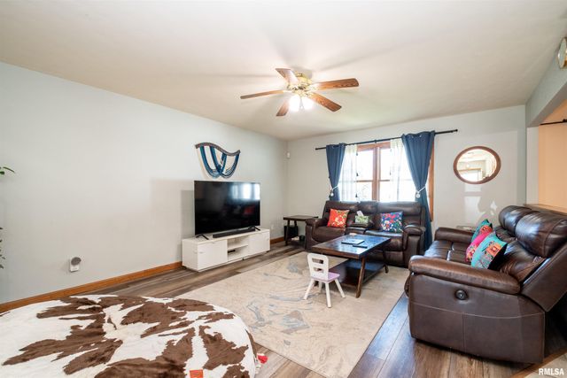 1011 S JOHANSON Road, Peoria, IL 61607