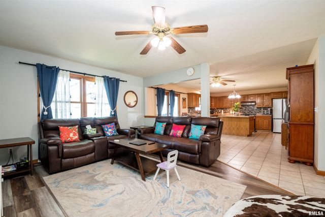 1011 S JOHANSON Road, Peoria, IL 61607