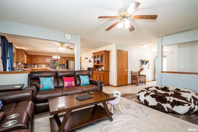 1011 S JOHANSON Road, Peoria, IL 61607