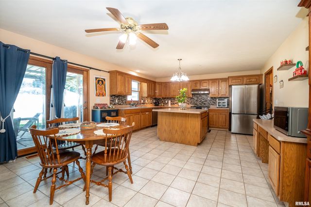 1011 S JOHANSON Road, Peoria, IL 61607