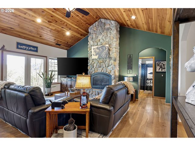 445 MELQUA Rd, Roseburg, OR 97471