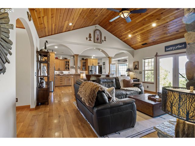 445 MELQUA Rd, Roseburg, OR 97471