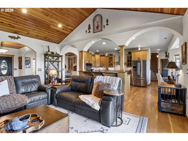 445 MELQUA Rd, Roseburg, OR 97471