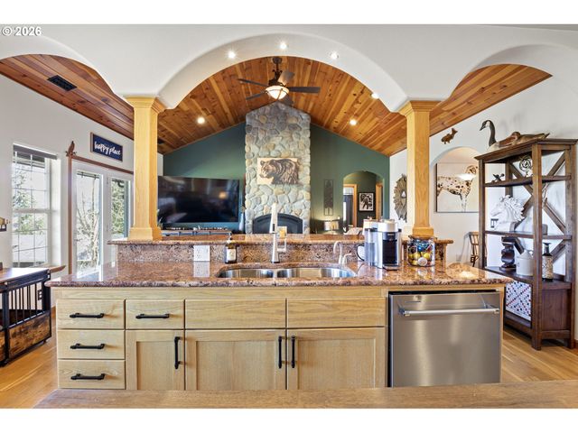 445 MELQUA Rd, Roseburg, OR 97471