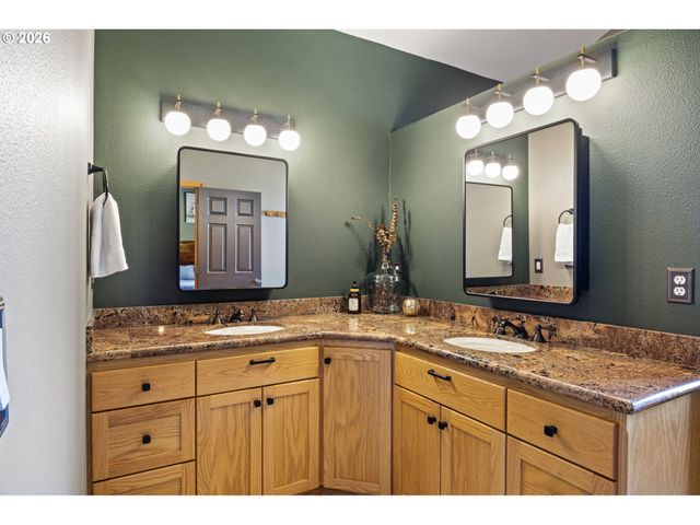 445 MELQUA Rd, Roseburg, OR 97471