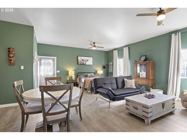 445 MELQUA Rd, Roseburg, OR 97471