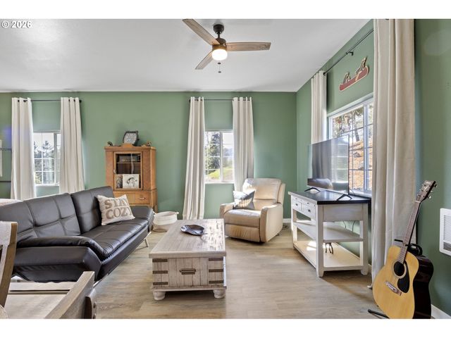 445 MELQUA Rd, Roseburg, OR 97471