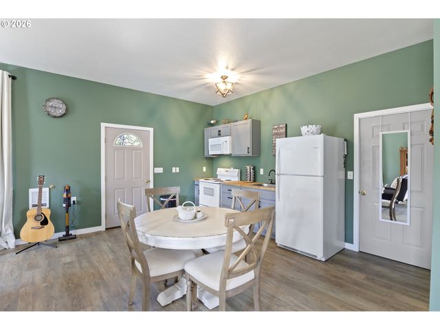 445 MELQUA Rd, Roseburg, OR 97471