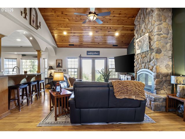 445 MELQUA Rd, Roseburg, OR 97471