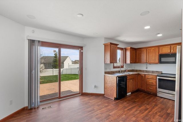 611 River Rock Pass, Fort Wayne, IN 46814