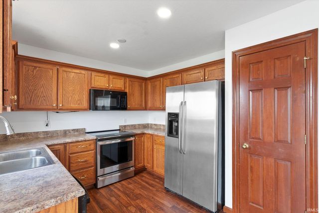 611 River Rock Pass, Fort Wayne, IN 46814