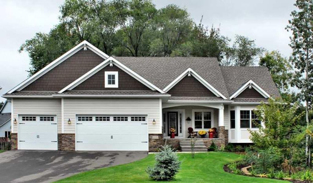 204X Eldridge Avenue W, Roseville, MN 55113
