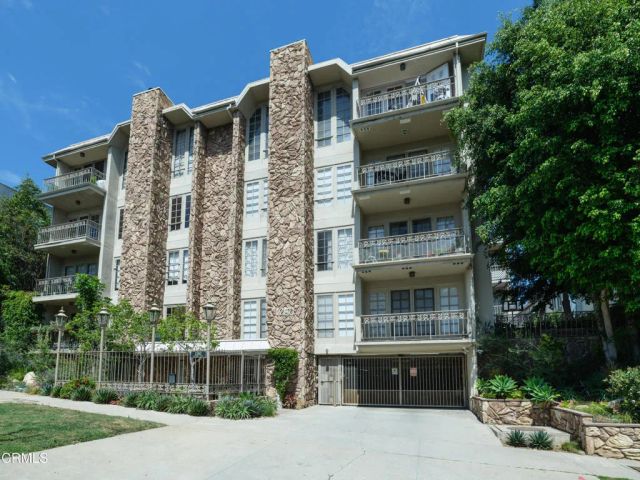 1260 S Beverly Glen Boulevard 104, Los Angeles, CA 90024