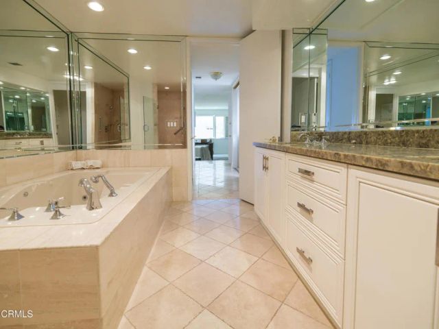 1260 S Beverly Glen Boulevard 104, Los Angeles, CA 90024