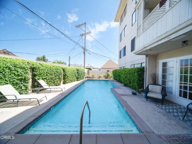 1260 S Beverly Glen Boulevard 104, Los Angeles, CA 90024